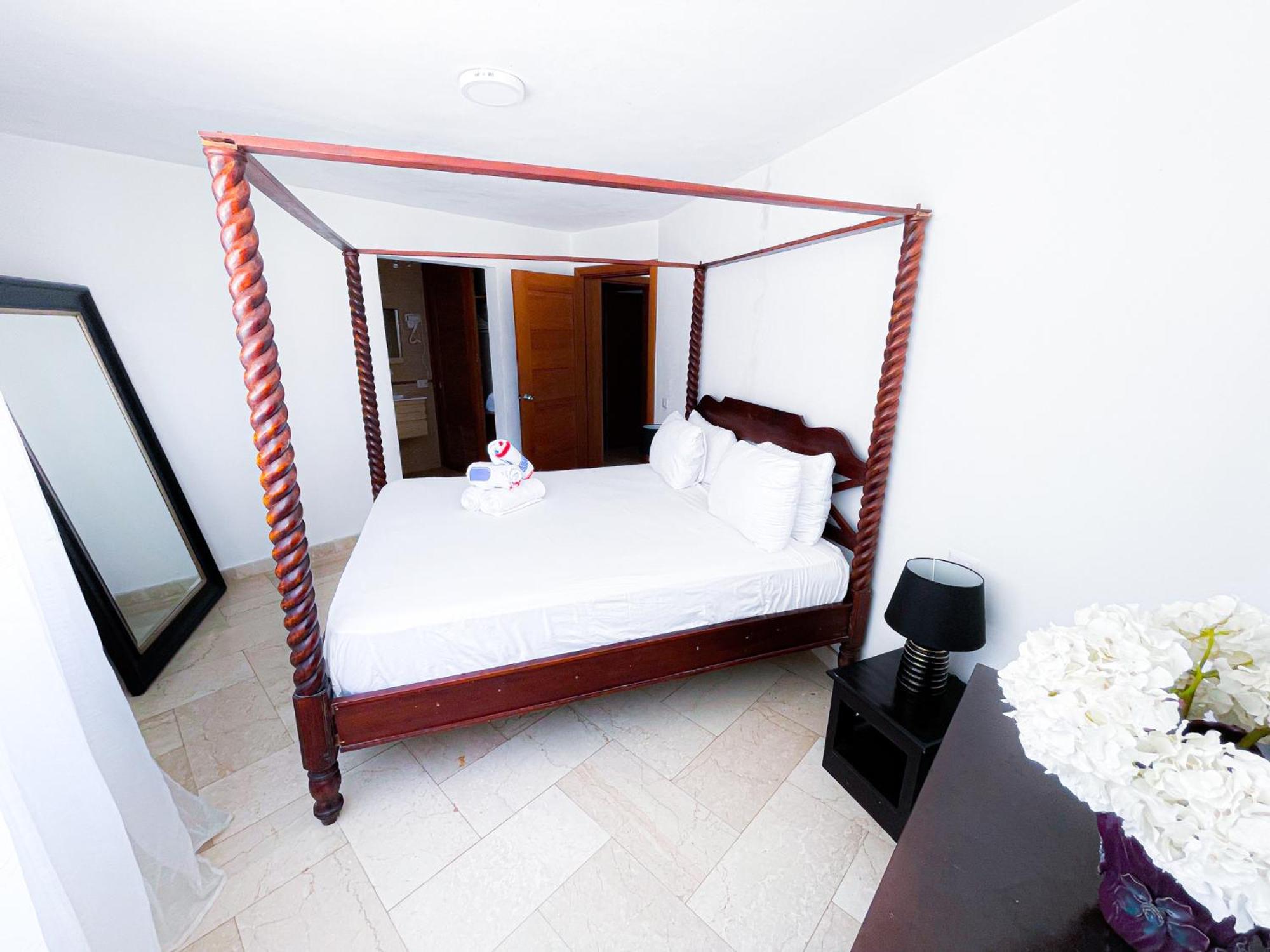 Condo-hotel With & Private Wifi Bbq Club &